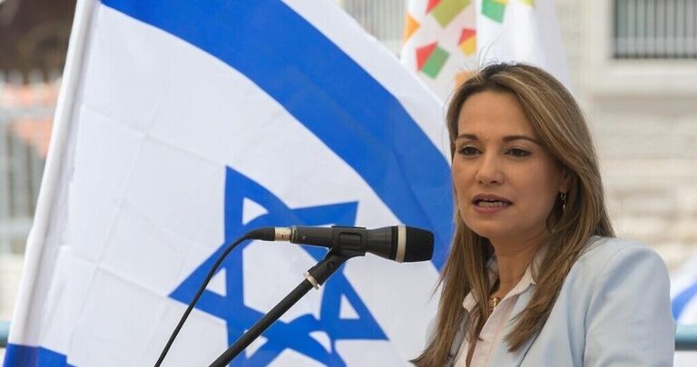 النيابة الإسرائيلية توجه اتهامات لرجل هدد وزيرة التربية والتعليم بالقتل