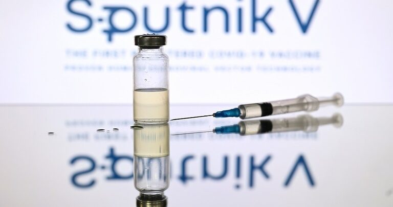 وسائل إعلام: إسرائيل بصدد الاعتراف بلقاح “سبوتنيك V” الروسي