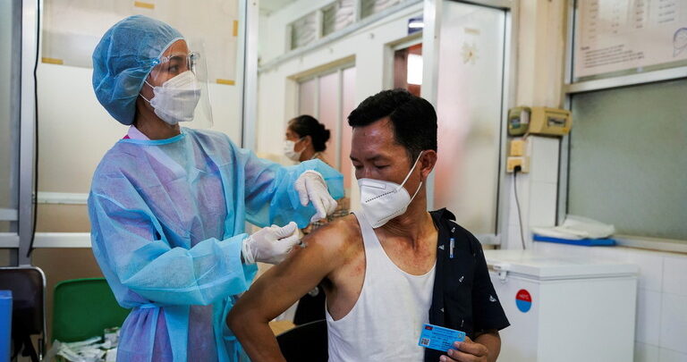 كمبوديا تعيد فتح البلاد وتستعد لأسلوب “حياة جديد”