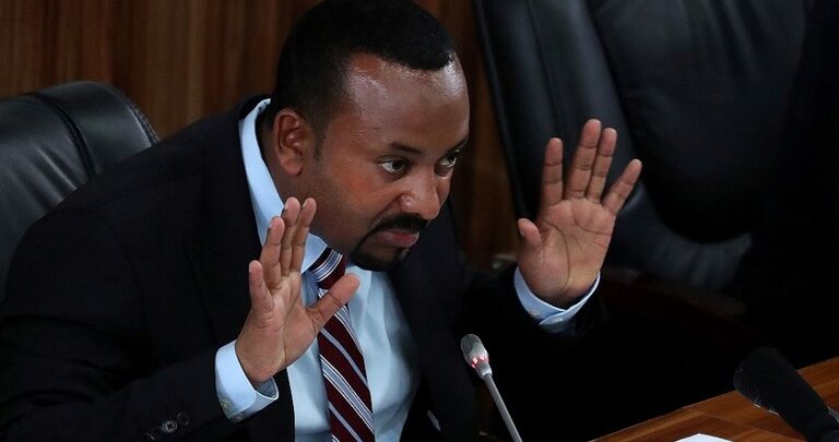 تقرير: في مكالمة غاضبة أبي أحمد كشف لبينيت حقيقة من تم إجلاؤهم إلى إسرائيل من إثيوبيا