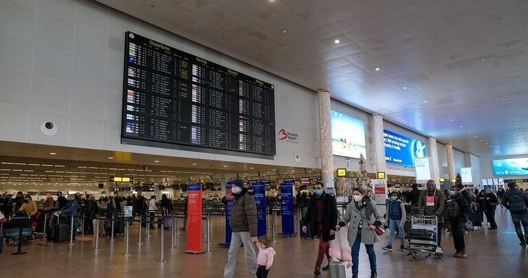 مطار بروكسل يلغي جميع الرحلات المغادرة بسبب الاحتجاجات