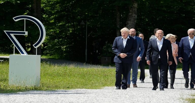 جونسون: انتهاء “حقبة” موارد الطاقة الروسية بالنسبة لدول مجموعة السبع الكبار