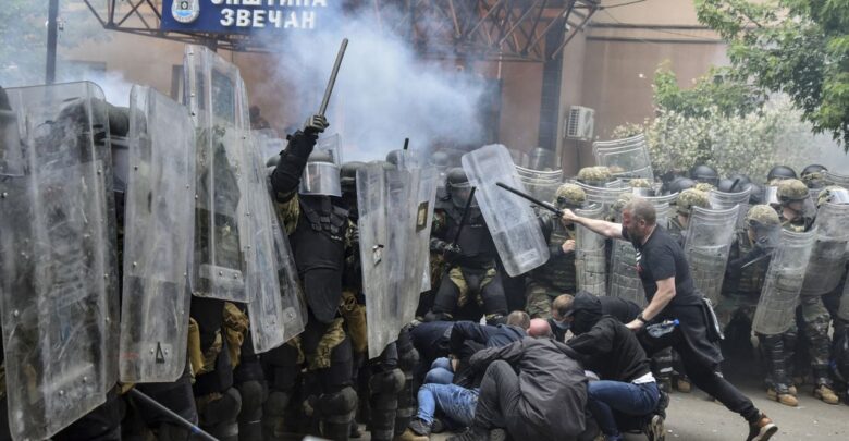 تصاعد الضغط على بريشتينا وبلغراد لوقف التوتر في كوسوفو